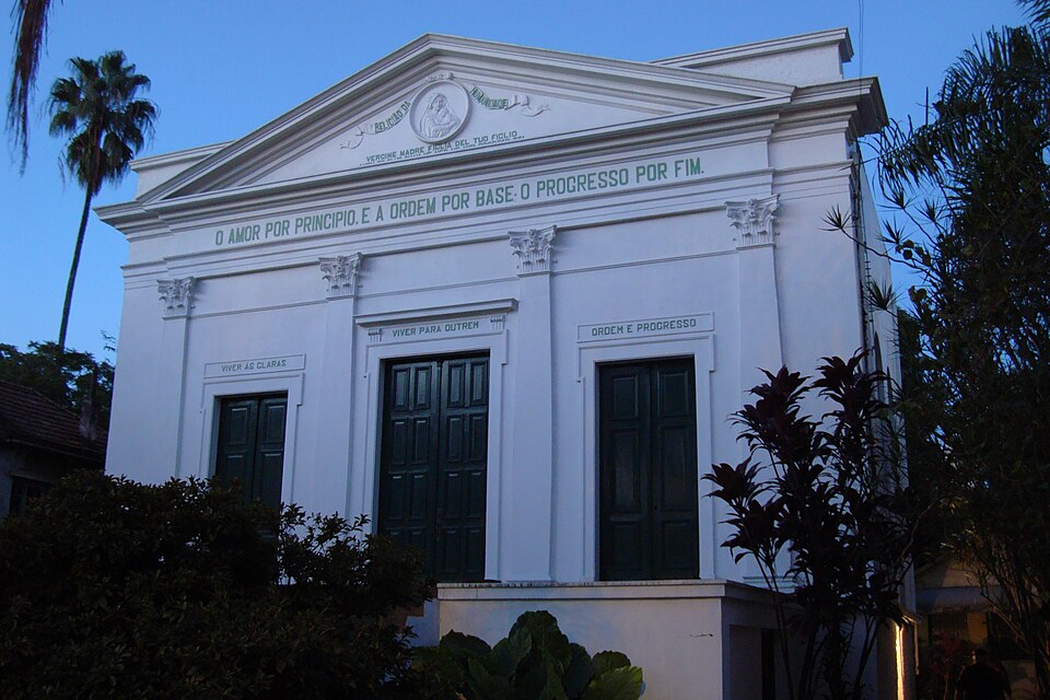 Façade à colonnes du temple positiviste de Porto Alegre