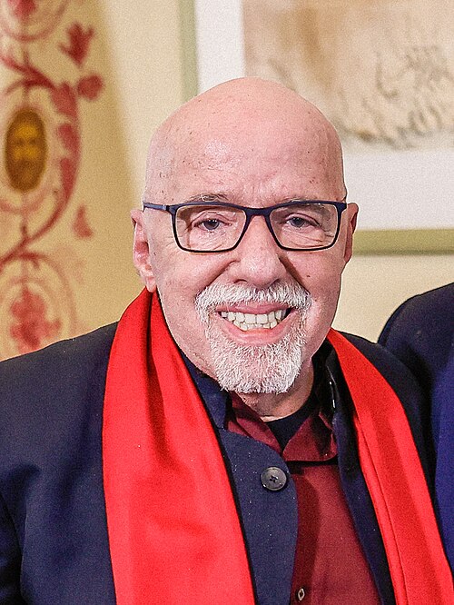 Portrait de Paulo Coelho